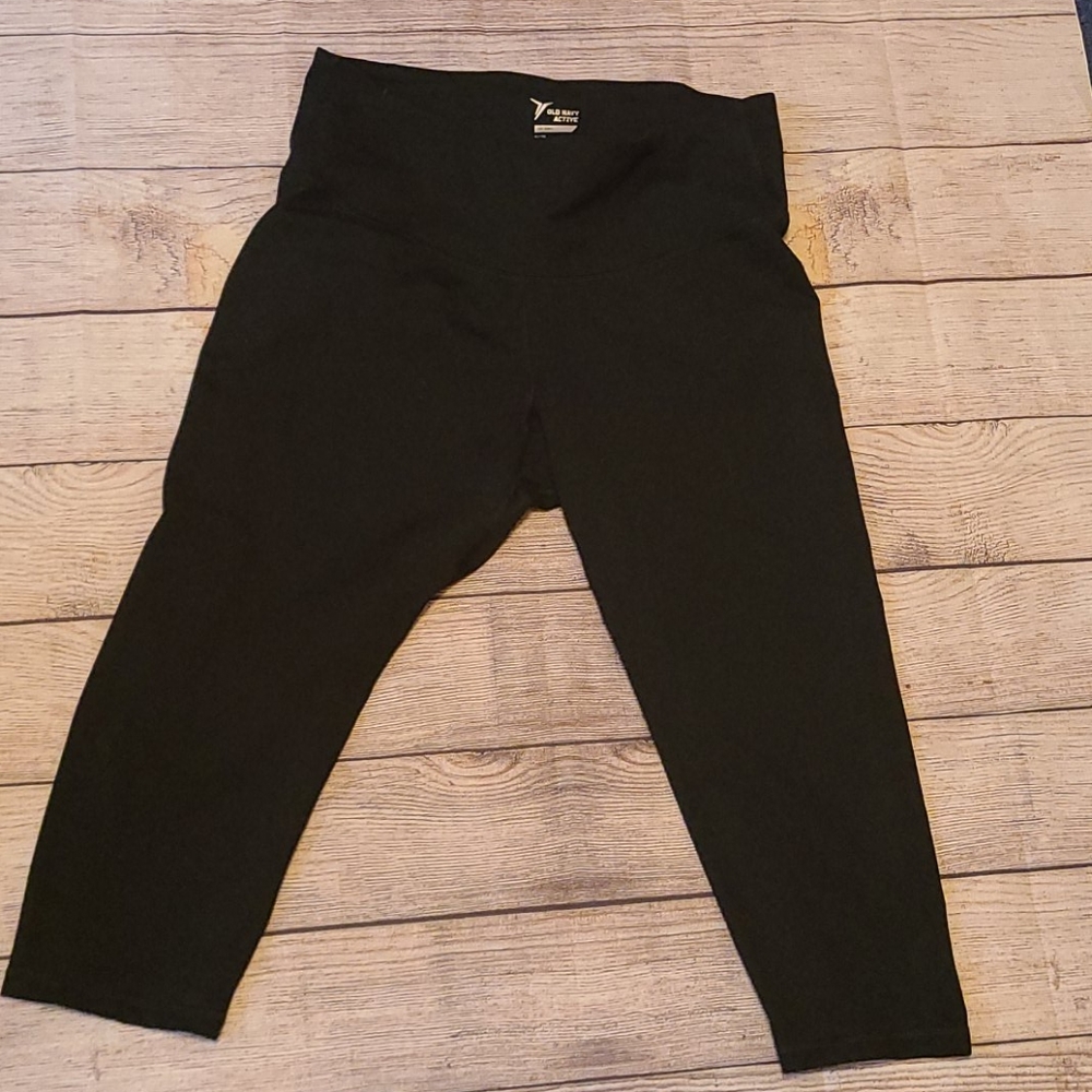 Old Navy Black Capri Workout Tight XL